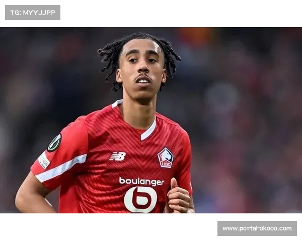 曼联后卫约罗首发亮相 上半场起伏后迅速恢复状态