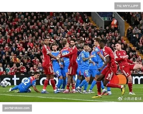 巴黎球迷庆祝绝杀,街头狂欢 巴黎球迷庆祝绝杀,街头狂欢