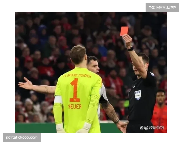 安联球场致敬诺伊尔，球迷举横幅祝福队长康复